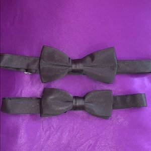 2 adjustable clip on bow ties